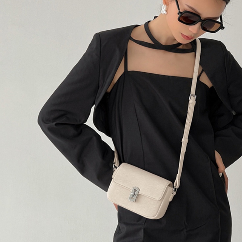 Túi đeo vai IELGY dạng vuông nhỏ phối dây đeo mắt xích thời trang cho nữ