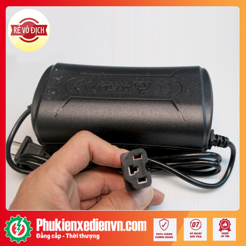 Sạc Xe Điện, xe máy điện các loại  Chân Vuông cao cấp, phụ tùng xe đạp điện bảo hành 12 tháng