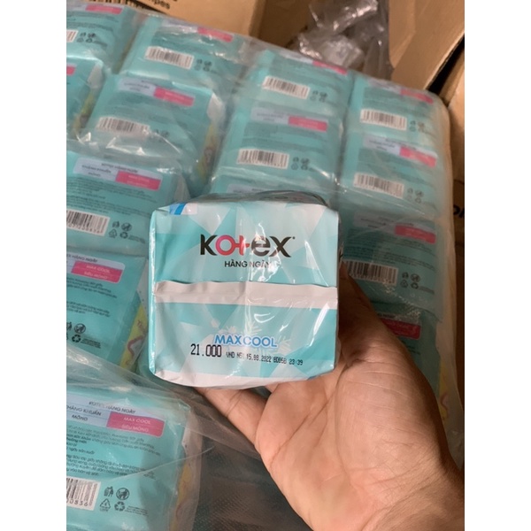 TCombo 8 Gói Băng Vệ Sinh Kotex Hàng Ngày Cool siêu mỏng  Mỗi Gói 20 Miếng- Date mới