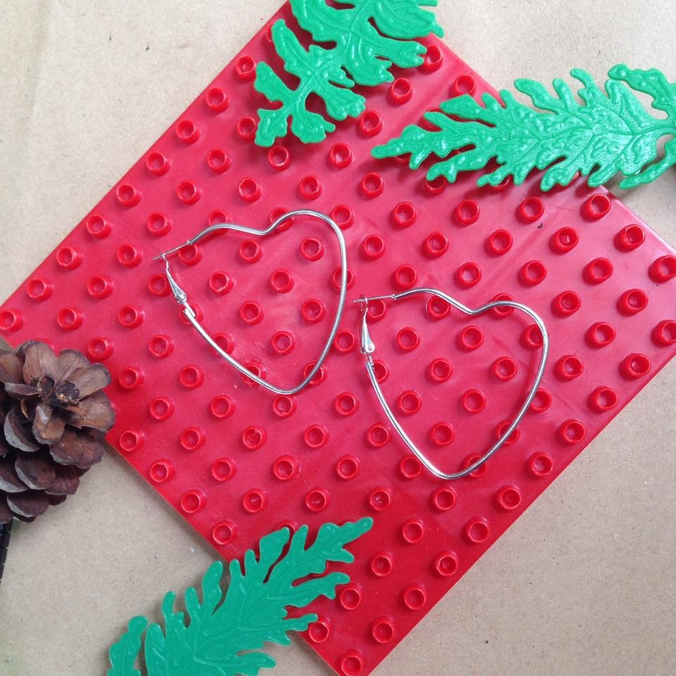 Khuyên tai tim hình học