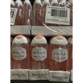 NƯỚC RỬA VỆ SINH PHỤ NỮ FEMFRESH SOOTHING WASH 250M