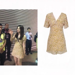 Đầm hoa nhí vàng cổ v giống jisoo blackpink