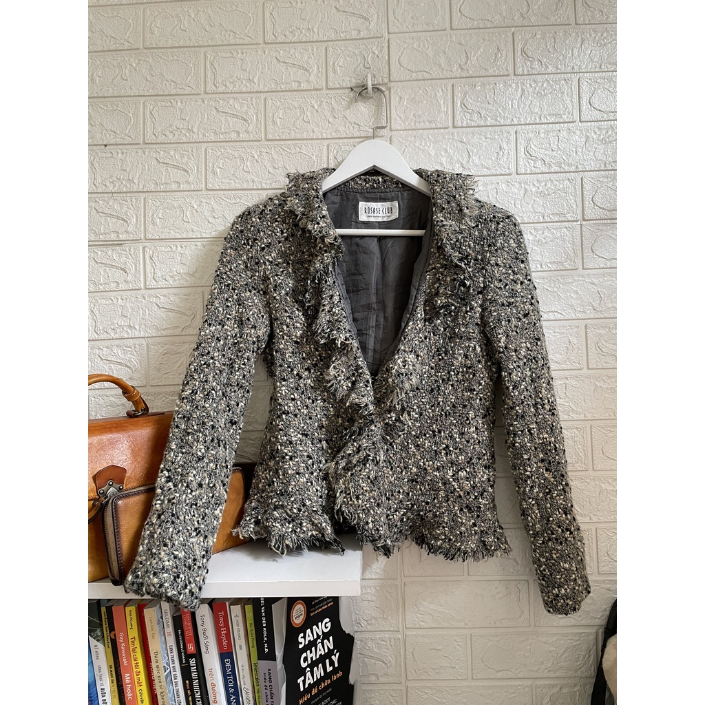 Áo khoác dạ cổ V viền bèo