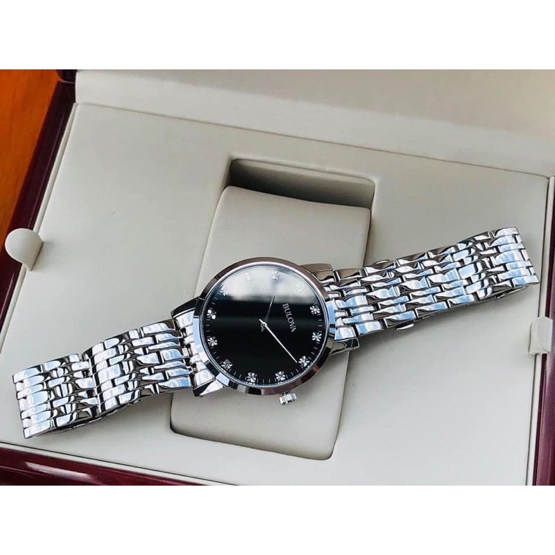 Đồng hồ nam Bulova kim cương .
