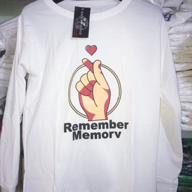 Sản phẩm gia đình làm: Áo dài tay nam nữ trái tim