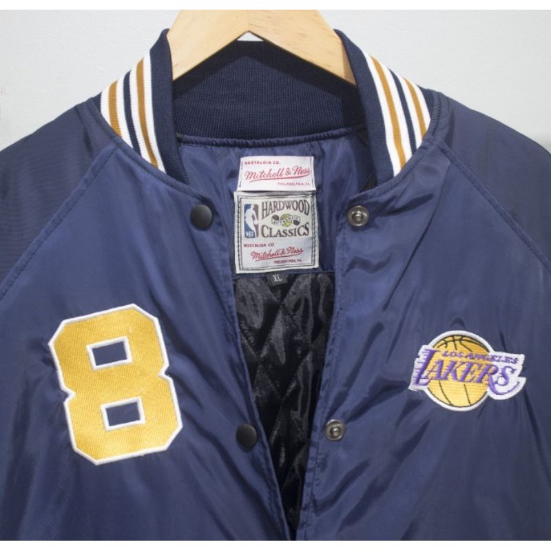 Nba Áo Khoác Bóng Rổ Số 8 Varsity Lakers Kiểu Dáng Trẻ Trung Năng Động