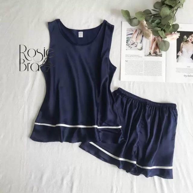 Bộ Ngủ Lụa Quần Đùi Áo Sát Nách Chất Đẹp M/L/XL CT095
