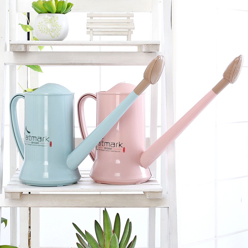 Bình Tưới Cây Bằng Nhựa Gắn Vòi Dài 2L Thiết Kế Tiện Lợi