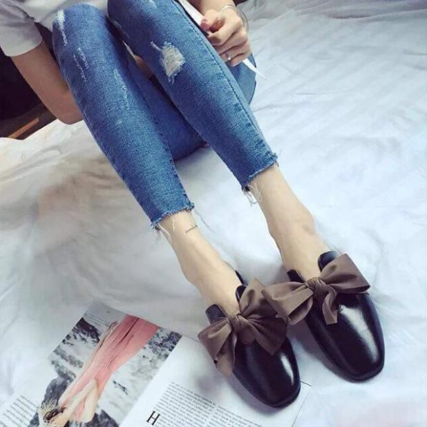 A22 - Giày sục nữ mũi vuông thắt nơ điệu đà | BigBuy360 - bigbuy360.vn