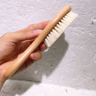Chổi phủi barber cán gỗ