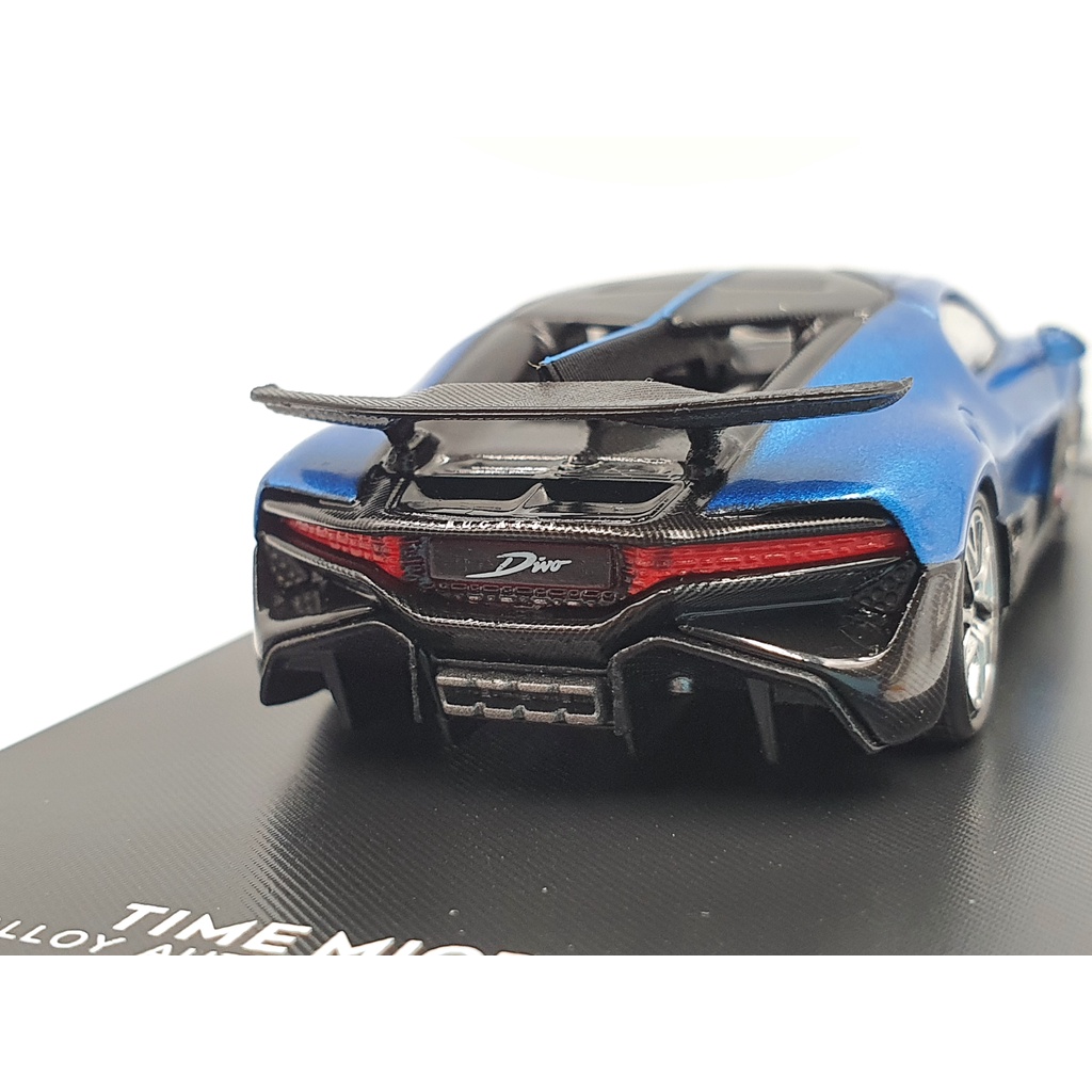 Xe Mô Hình Bugatti Divo 1:64 Bburago ( Xanh Kim Loại )