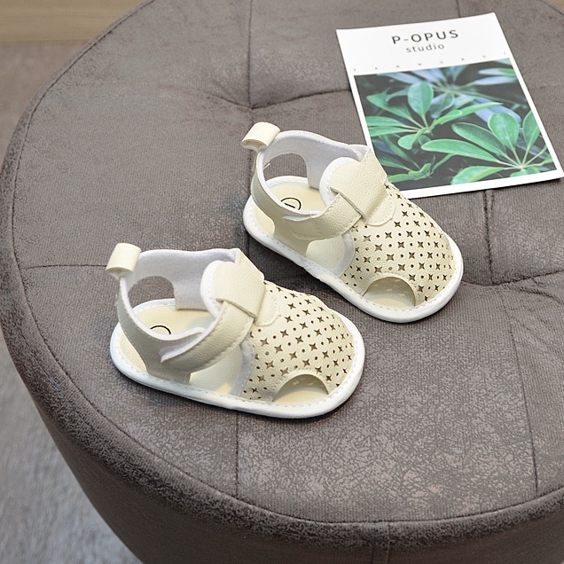 Giày sandal chống trượt thiết kế xinh xắn cho em bé