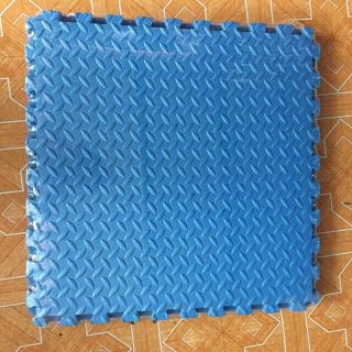 4 tấm Thảm xốp trải sàn màu vân lá 60x60cm/1 tấm