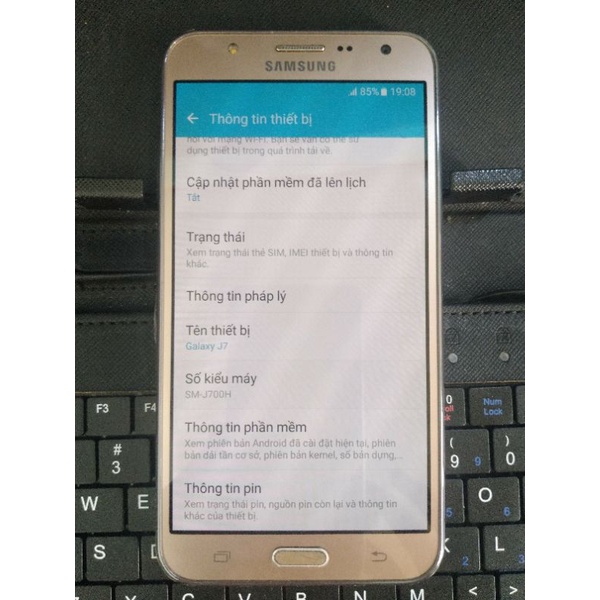 Điện thoại Samsung Galaxy J7