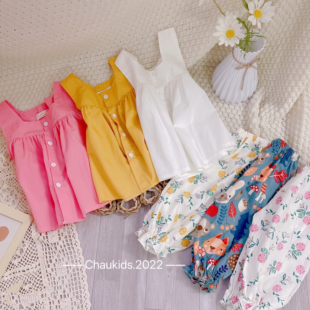 Bộ cổ vuông quần bo lửng bé gái