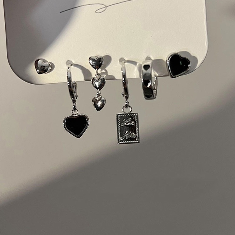 Set 6 Khuyên Tai Hình Trái Tim Màu Đen Phong Cách Punk Hip Hop Hàn Quốc Thời Trang Cho Nữ