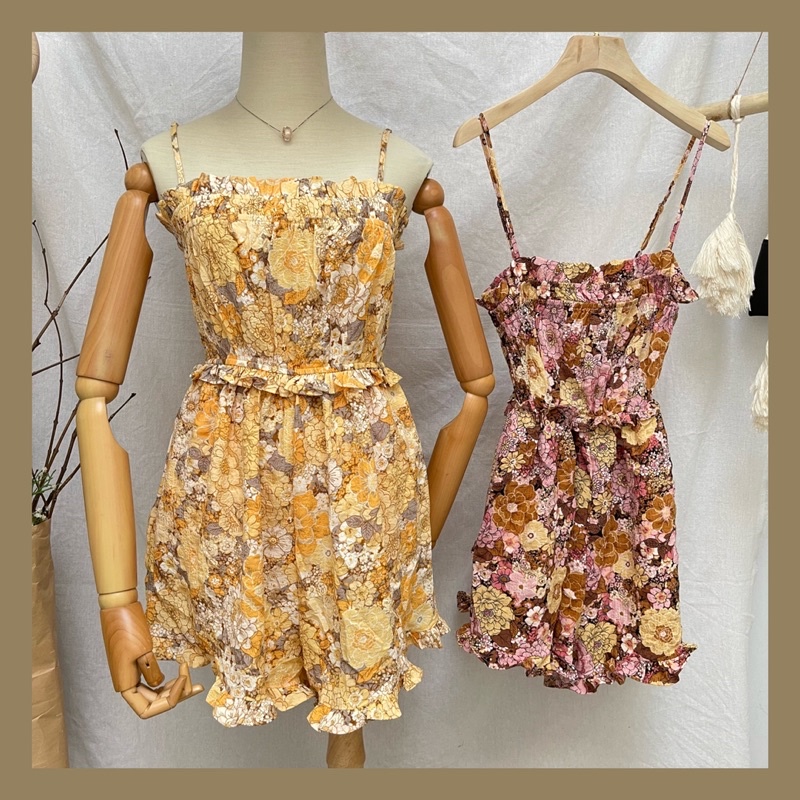 Jumpsuit Hoa Viền Bèo Kèm Túi F21