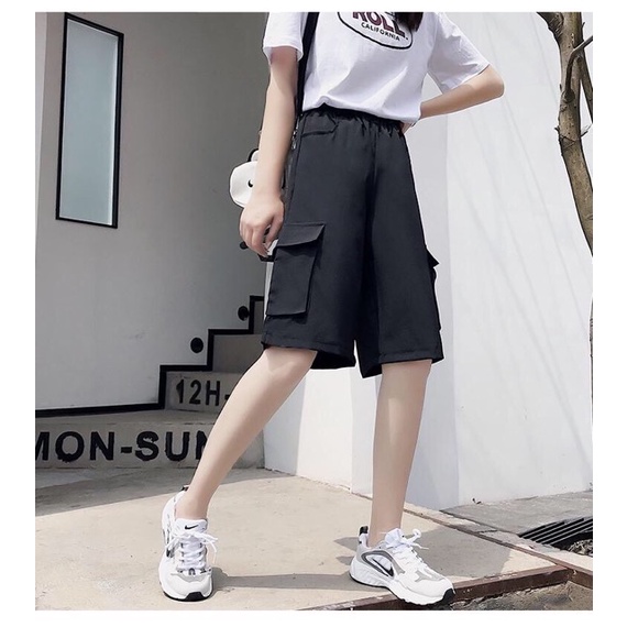 Quần Short Form Rộng Unixex Cá Tính
