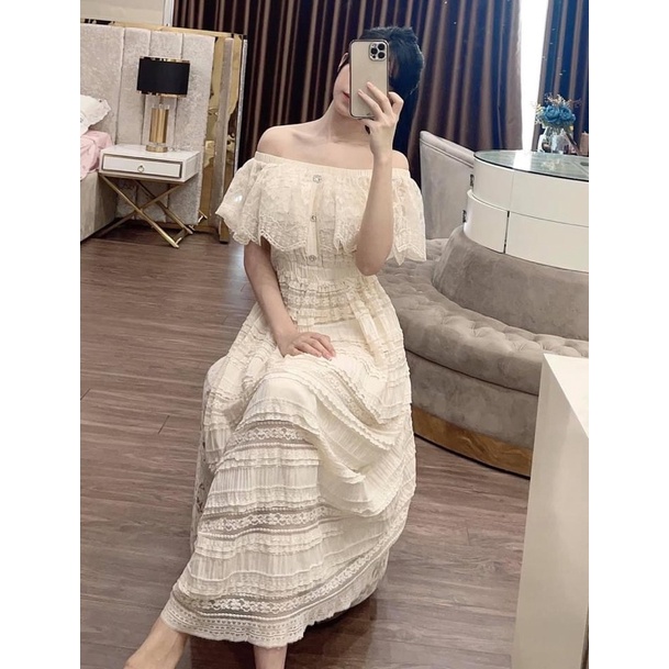 Váy ren trễ vai