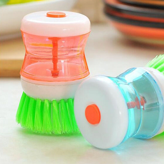 Cọ chà rửa chén đĩa tiện lợi cho nhà bếp