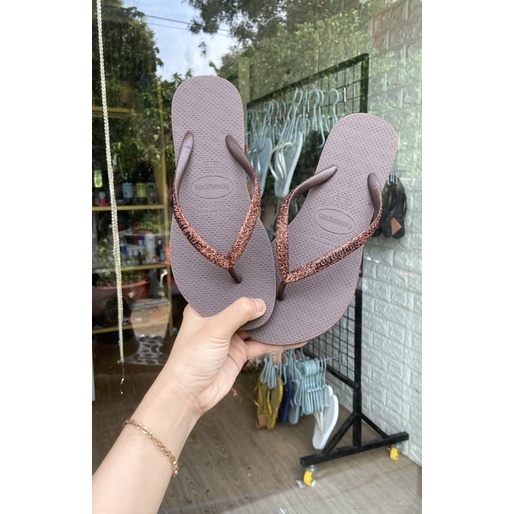 Dép nhũ kim tuyến nhà em