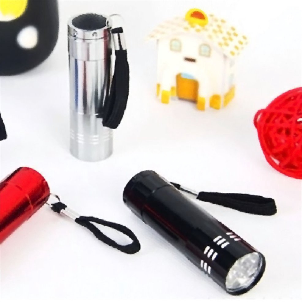 Đèn pin 9 bóng LED siêu sáng kiểu dáng tiện dụng chất lượng cao | BigBuy360 - bigbuy360.vn