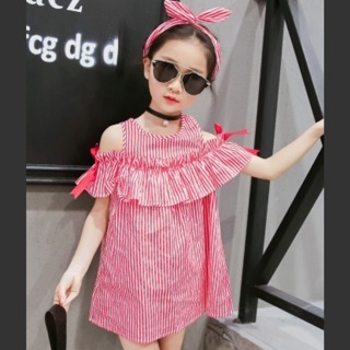 Đầm rớt vai kẻ hồng kèm tuban