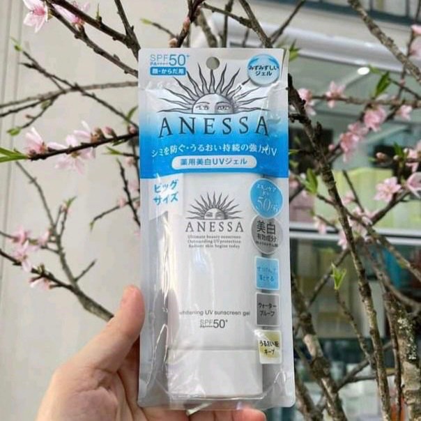 Kem chống nắng Anessa spf50+ Nhật Bản dưỡng da bảo vệ da chống trôi trong nước và mồ hôi cho mọi loại da