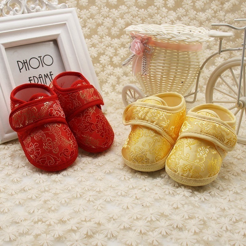 Giày bốt họa tiết xinh xắn dành cho bé