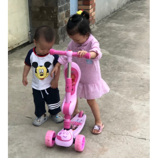 Xe trượt Scooter cho bé 3 In 1 có ghế ngồi - Hình  Gà Con Đáng Yêu - bánh có nhạc, đèn led