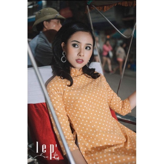 Pass - Áo dài Lép vàng chấm bi trắng - Size S - Like new