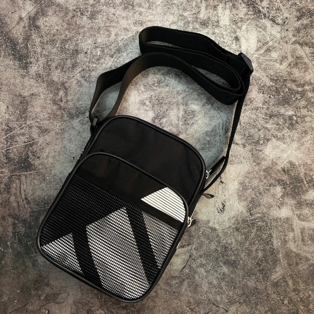 Mini bag EQT màu đen