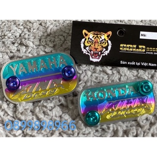 Ốp nắp dầu Titanium Gr5 kèm ốc 4li15 dù nhỏ Titanium Gr5.