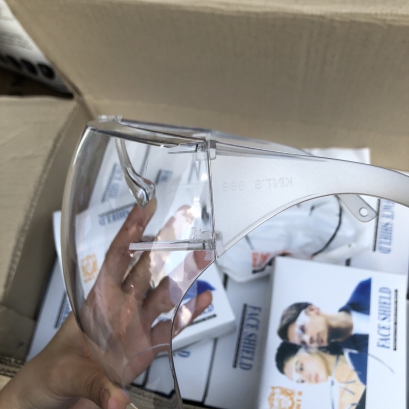 KÍNH CHỐNG DỊCH KÍNH KINTS KÍNH BẢO HỘ KÍNH CHỐNG BỤI KÍNH FACESHIELD | BigBuy360 - bigbuy360.vn