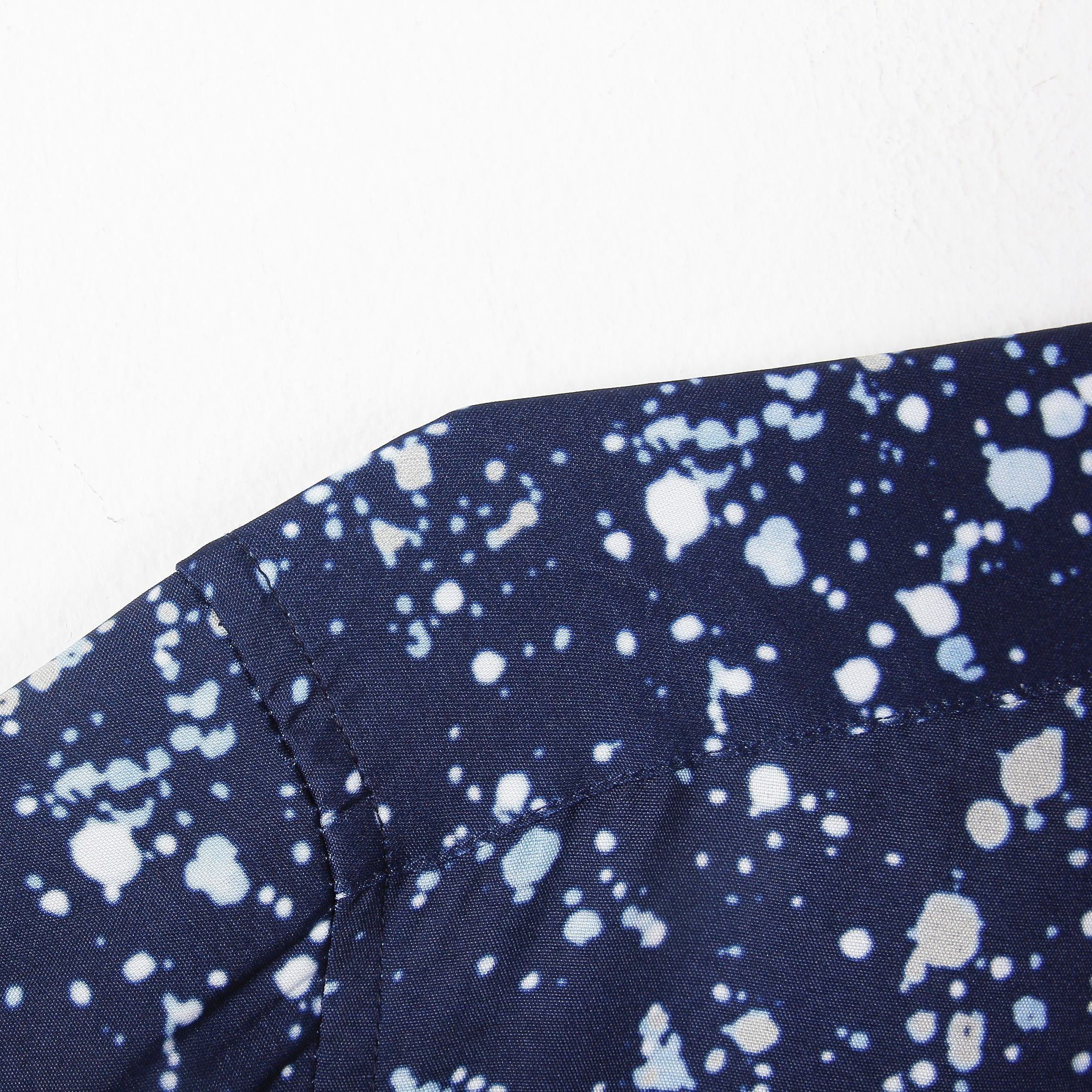 Áo sơ mi nam họa tiết dài tay Galvin dáng ôm sơ cổ bẻ vải lụa thái chống nhăn chống xù SMGV123 - Leo Vatino | BigBuy360 - bigbuy360.vn