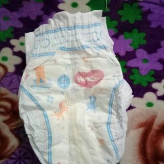 Tã dán sơ sinh Huggies XS100