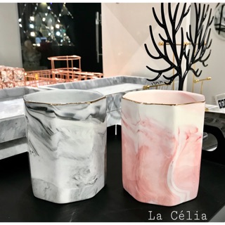 Ly đựng cọ trang điểm