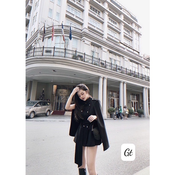 Áo khoác dạ xẻ tay mai phương bùi