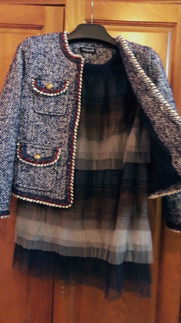 Mua Áo khoác dạ cao cấp tặng chân váy tầng