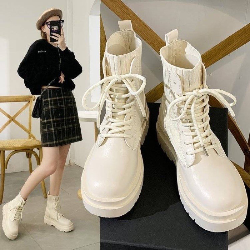 Giày boot cổ chun đế cao 5p, 2 màu kem-đen, form to nên các b lùi 1 size giúp mình nè