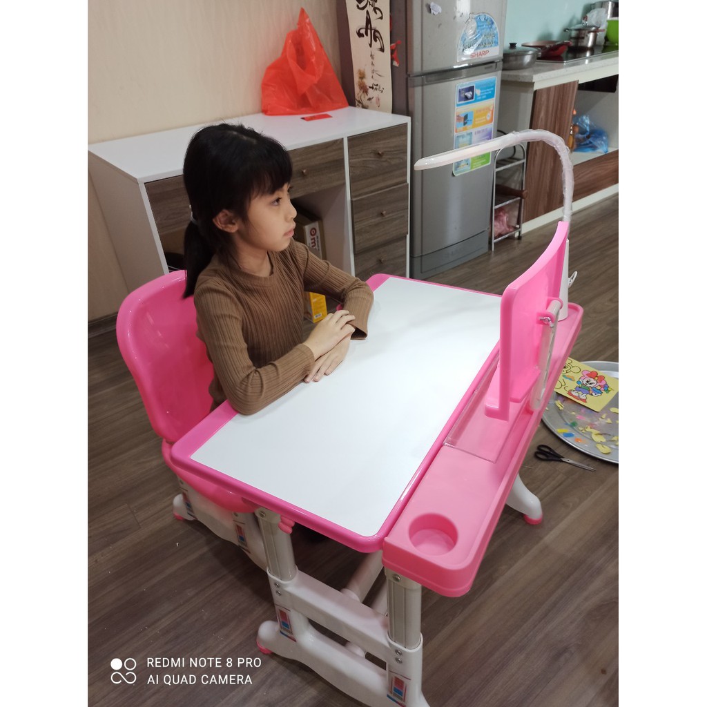 Bộ bàn ghế học sinh trẻ em thông minh chống gù chống cận kích thước lớn B02 50 x 70cm - Tặng kèm đèn LED 3 chế độ | BigBuy360 - bigbuy360.vn
