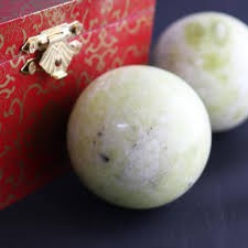 Bi lăn tập tay đá