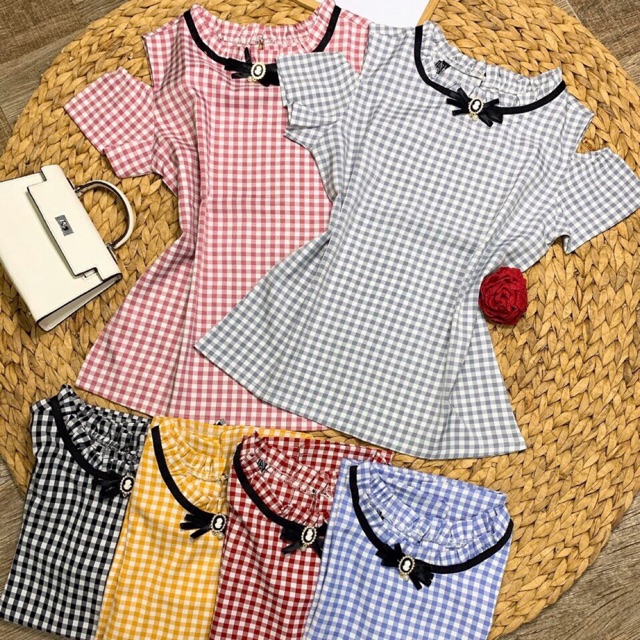 ÁO SỌC RỚT VAI ĐÍNH NƠ ( sale nhanh)