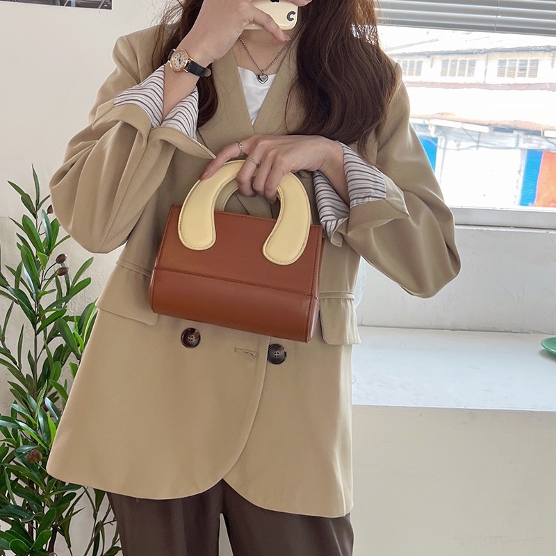 IELGY Cute and fashionable hand-held one-shoulder messenger bag