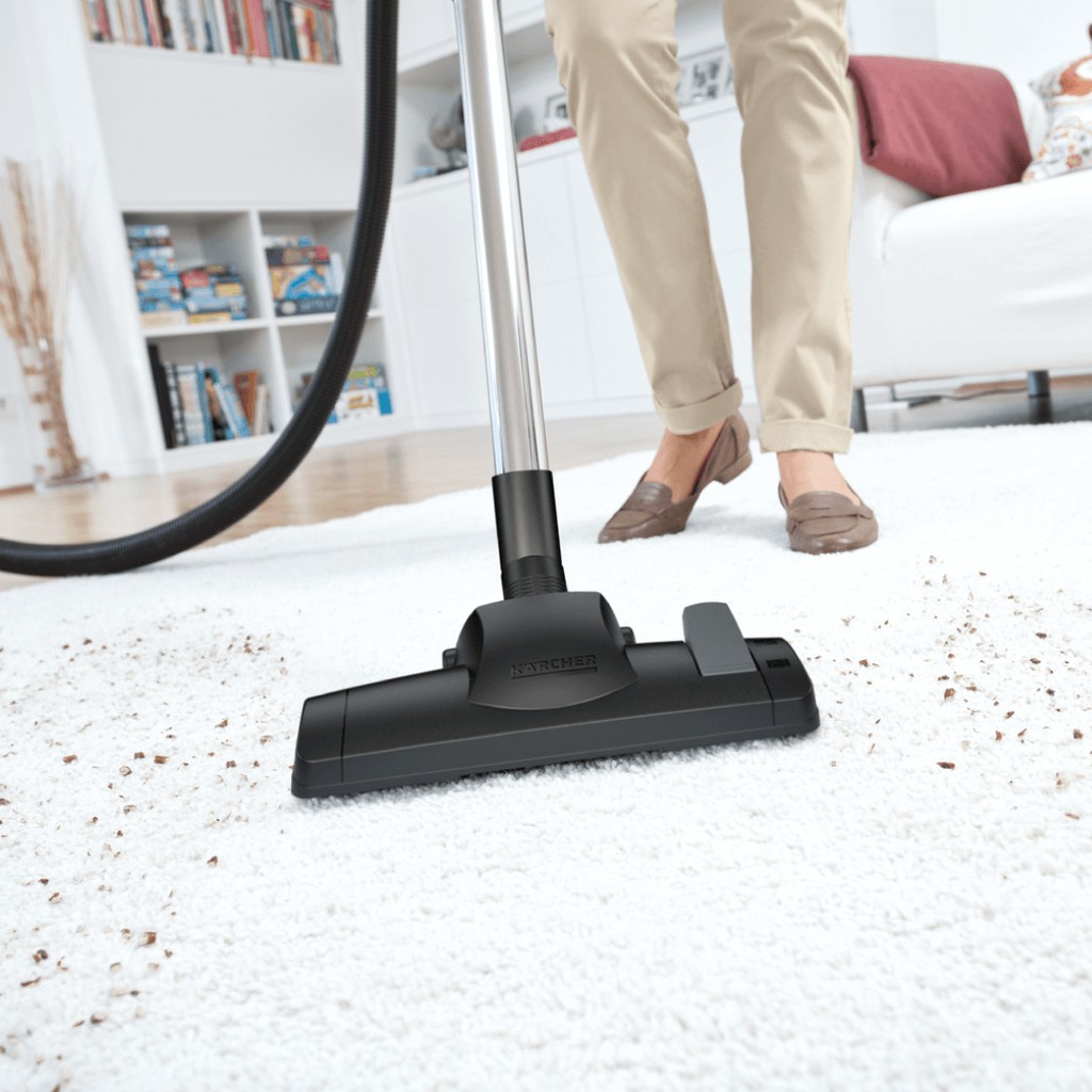 Máy hút bụi gia đình Karcher DS 6 sử dụng bộ lọc nước hiện đại , công suất hút thực tế 650w cùng hệ thống lọc đa lốc