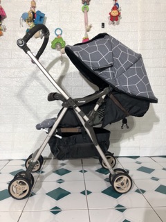 Xe đẩy 2 chiều Combi Bonito