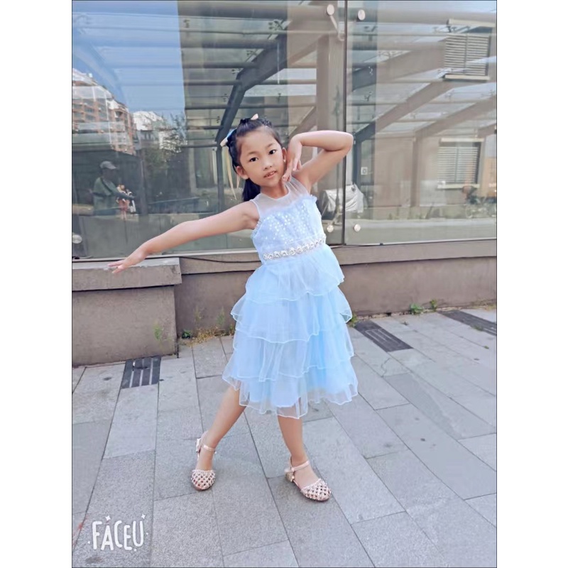 Váy ren xoè màu xanh phối lưới sát nách nhiều tầng cho bé gái  N01171
