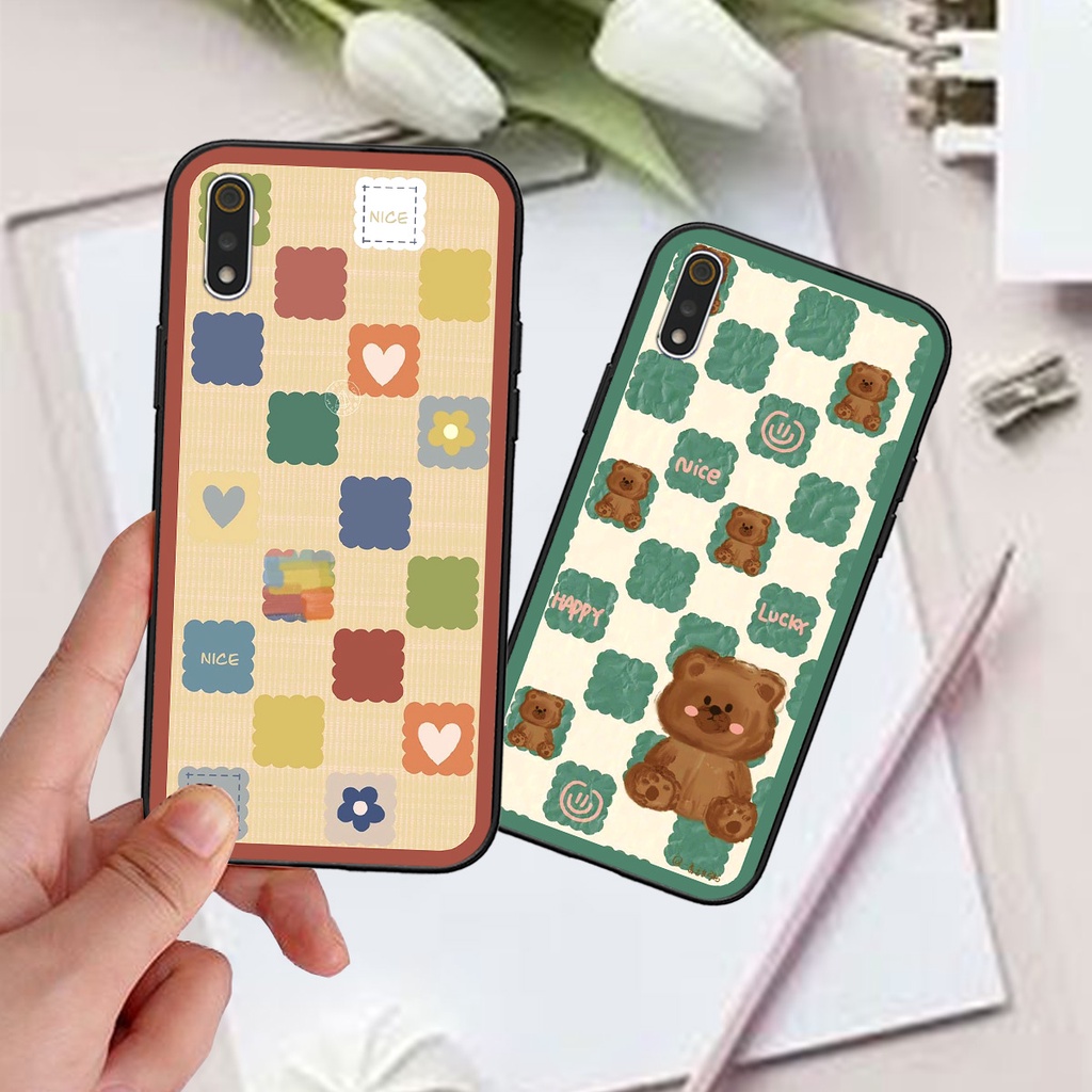 Ốp Xiaomi Redmi 7A / 8A / 9A in hình gấu caro đen trắng dễ thương siêu bền