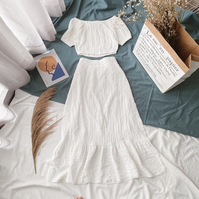 SET CROP TRẮNG BẸT VAI BO EO+ CHÂN VÁY MIDI ĐUÔI CÁ