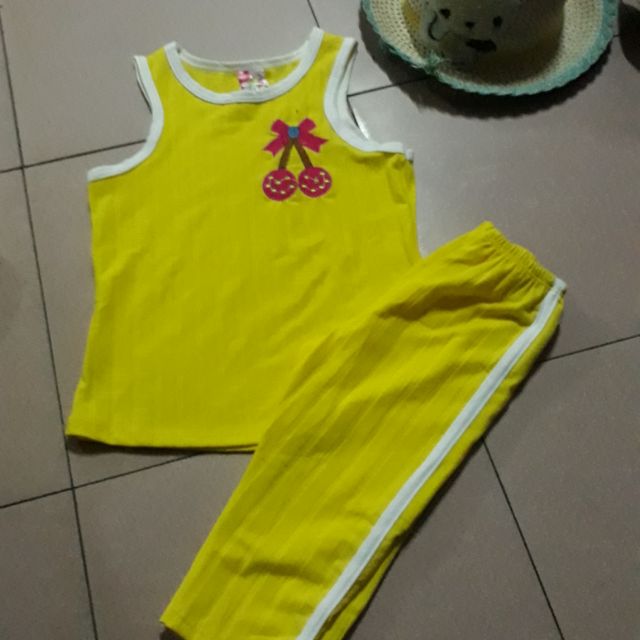 bộ bé :10-12kg vừa giá:40kg